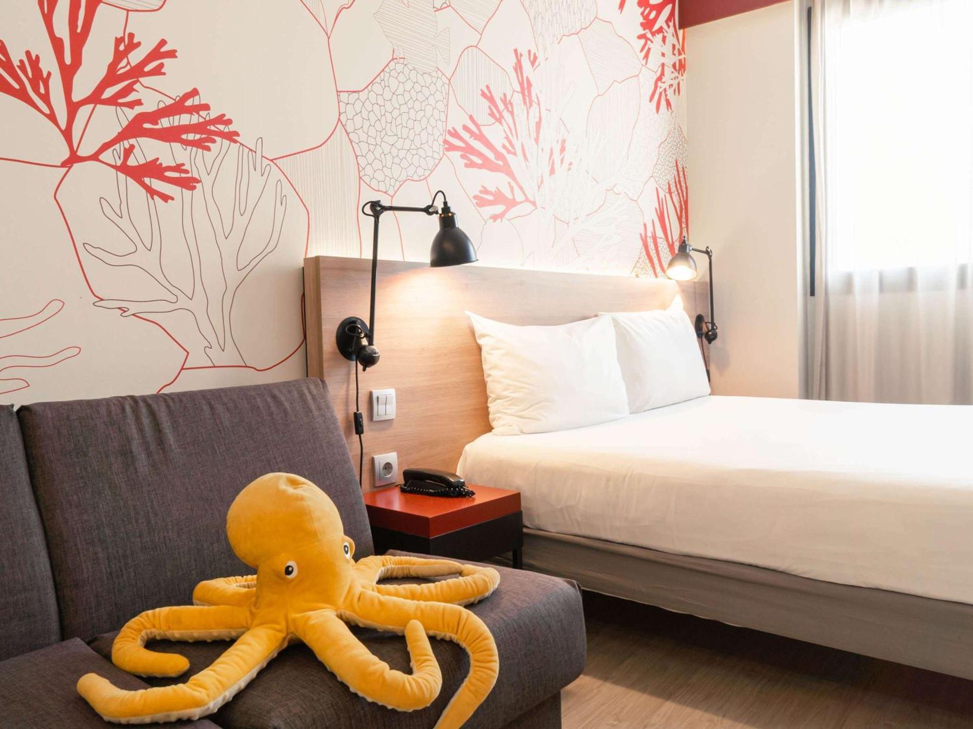 Ibis Styles Barcelona City Bogatell Esterno foto