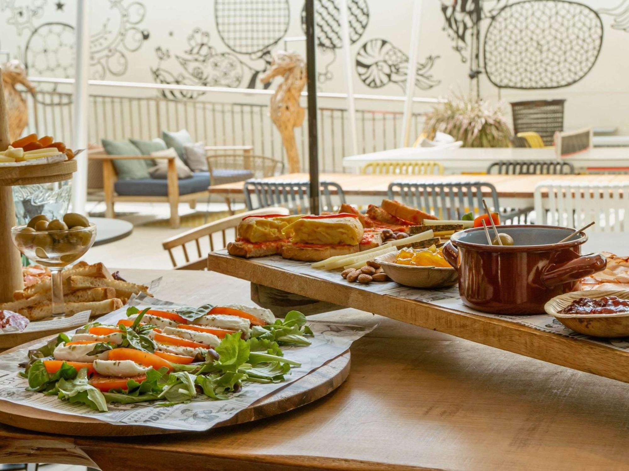 Ibis Styles Barcelona City Bogatell Esterno foto