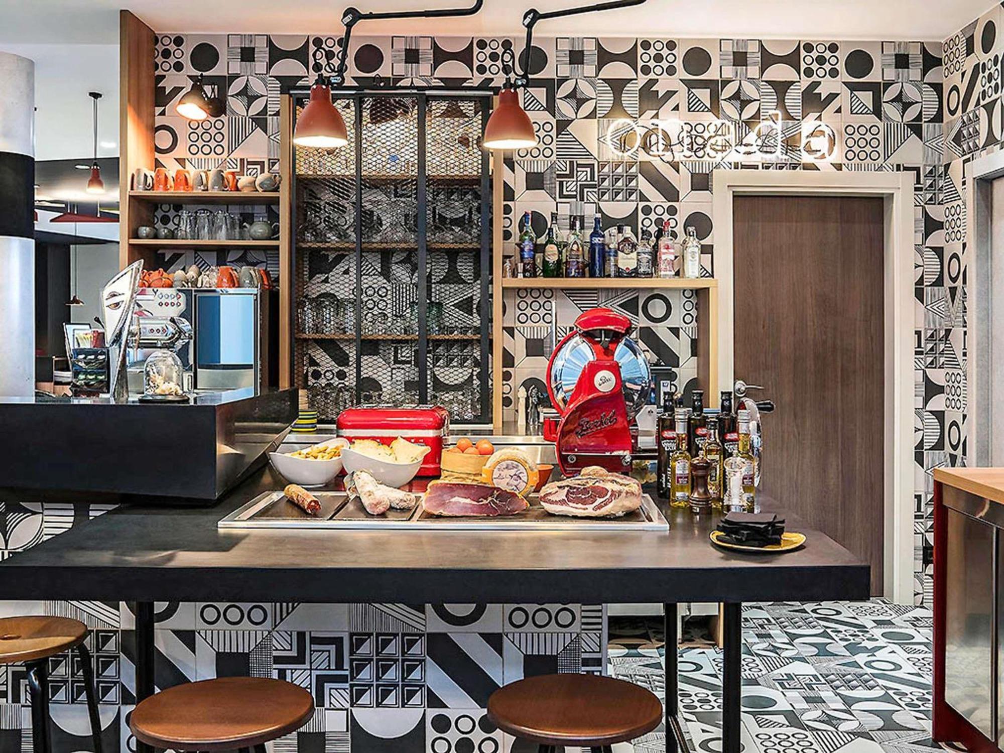 Ibis Styles Barcelona City Bogatell Esterno foto